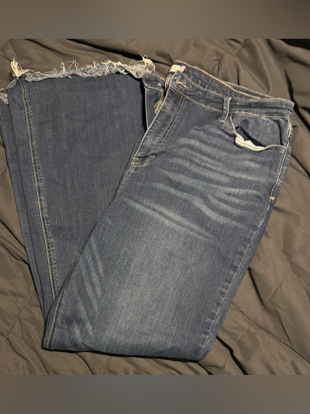 High-Rise Dark Blue Wide-Leg Jeans with Frayed Hem